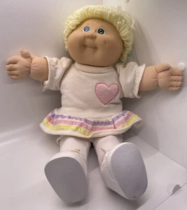 Cabbage Patch Doll 1978-1982 Girl Blonde Hair Blue Eyes Green Signature - Picture 1 of 6