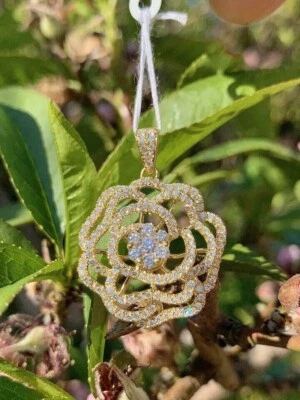 Круглый кулон в виде цветка муассанита 1 карат с цепочкой покрытие желтым золотом 14 карат - Изображение 1 из 4