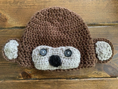 Sombrero de mono hecho a mano Foto 1 de 3