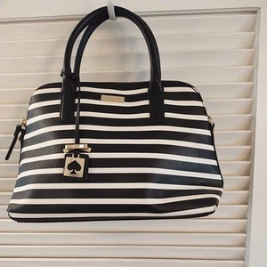 Kate Spade gestreifte schwarz-weiße Handtasche (kein zusätzlicher Riemen) - Bild 1 von 10