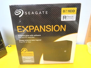 😎😀 Seagate Expansion PLUS 8TB HDD, USB 3, External Hard Drive Black TKP8000400 - Photo 1/10