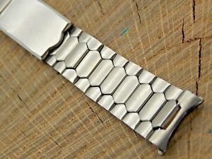 Vintage NOS Unused Stainless Steel Watch Band 18mm Curved Deployment Bracelet