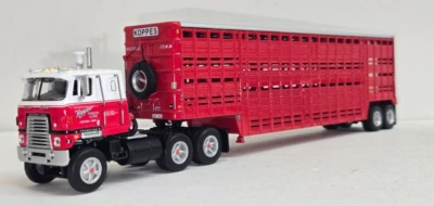 DCP red/white Koppes IH Transtar red cattl pot trailer  69-2028 1/64 new in box - Image 1 of 4