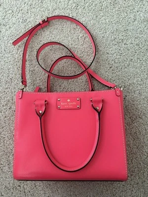 CUERPO BANDOLERA KATE SPADE WELLESLEY PEQUEÑA QUINN HOT ROSE WKRU2723 Foto 1 de 4