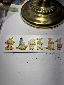 Conjunto COMPLETO de prendedores esmaltados florales Loungefly Disney Winnie the Pooh & Friends - Imagen 1 de 4