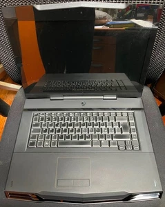 Dell Alienware M15X Intel i7 M15X-P08G 8GB 128Gb SSD Solo Ricambi - Foto 1 di 9
