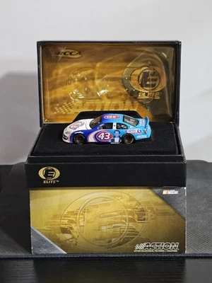 Richard Petty Yogi Berra 2003 #43 #8 Yankees de Nueva York 100ª ANN Elite 1/64 1 de 1012 Foto 1 de 4