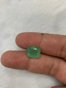 5,70 Karat Kissenschliff hellgrün Farbe Smaragd aus Chitral Pakistan für Ring - Bild 1 von 5
