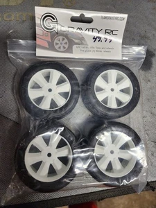 Gravity RC GRC145W G-Spec VTA Racing vorgeklebte Reifen mit weißen Rädern (4) Fr Rr - Bild 1 von 4