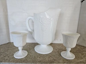 Vtg Indiana Glass Colony Harvest Embossed Grape Leaf Milk Glass Pitcher 2x Cups - Picture 1 of 19