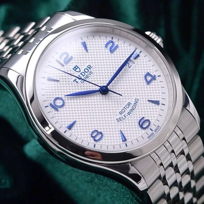 2025 NUEVO Tudor 1926 esfera blanca opalina detalles azules Jubilee Steel 91550 Foto 1 de 4