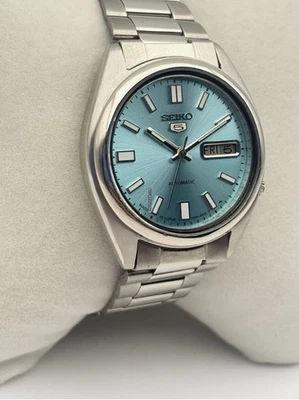 Vintage Seiko 5 Men's Automatic Watch SNXS 7009 Day/Date - Image 1 of 4