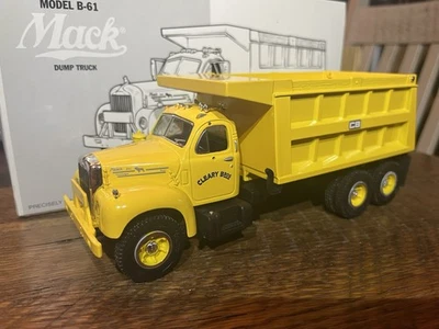 Camión de volteo First Gear modelo 1960 B Mack Cleary Brothers 1/34 nuevo en caja Foto 1 de 4