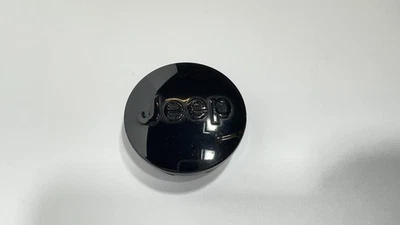 Tapa central de rueda negra brillante Jeep Wrangler Jeep Patriot OEM 2.5" 1LB77TRMAC Foto 1 de 4