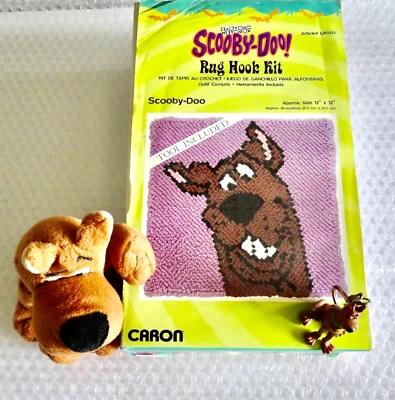 sCOOBY DOO KEYCHAIN LATCH HOOK KIT 12X12 CARTOON NETWORK + PLUSH TOY  neocurio - Image 1 of 4