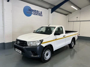 2020 Toyota Hilux 2.4 D-4D Active 4WD Euro 6 2dr (3.5t) Pickup Diesel Manual - Picture 1 of 20