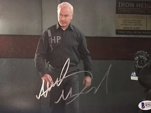 NEAL MCDONOUGH ARROW DAMIEN DARHK FOTO FIRMATA BAS COA 8X10 - Foto 1 di 4