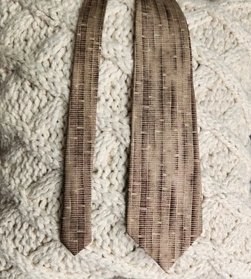 Vintage Banana Republic Men's Neck Tie 100% Silk Made in Italy Beige Brown Tan - Image 1 of 4