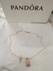 *NUEVO* Pandora Momentos Candado y Llave Cuelga Dije con Collar Oro Rosa - Imagen 1 de 12