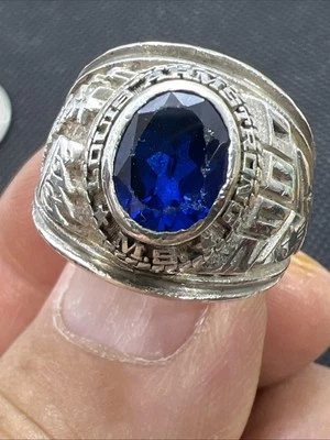 2010 Louis Armstrong M.S. School Graduation Ring Size 8.5 - Image 1 of 4