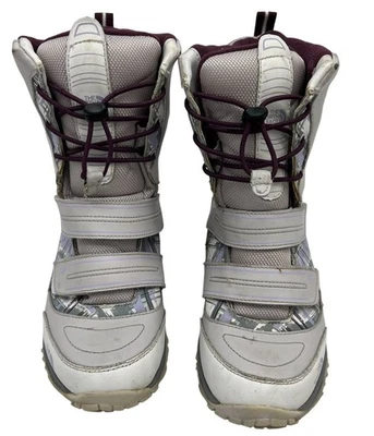 The North Face 女孩冬季雪地靴 4 码灰色切换防水户外 — 第 1/4 张图片