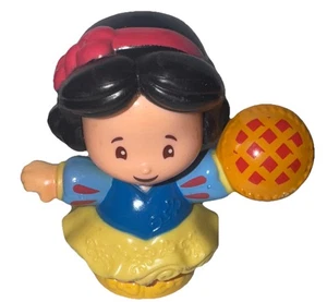 FISHER PRICE LITTLE PEOPLE DISNEY PRINCESS SNOW WHITE HOLDING PIE FIGURE 3” - Picture 1 of 5