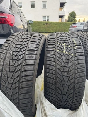 4X Winterreifen Hankook  I Cept Evo 3 255/40 R20 - Bild 1 von 4