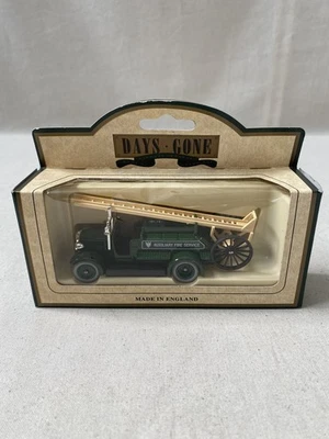Lledo Days Gone Auxiliary Fire Service Green Truck Vehicle Dennis Fire Engine - Image 1 of 4