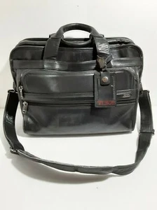 Tumi Essential Breifcase Napa Leather Style#96130 - Afbeelding 1 van 12