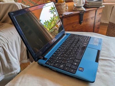 Netbook Acer Aspire One 722 - Imagen 1 de 4