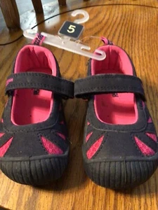 OshKosh B’gosh toddler pink&black girls shoes size 5 - Picture 1 of 3