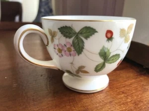 Wedgewood Wild Strawberry Tasse ~ Top! - Bild 1 von 6