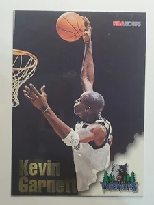 1996-97 Hoops #220 Kevin Garnett ~ Minnesota Timberwolves - Picture 1 of 2