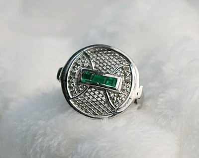 Anillo paladio con esmeralda natural. Peso es de 5,4 gramos Foto 1 de 3