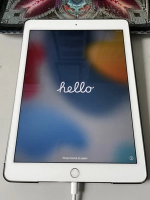 iPad Air 2 64gb WiFi Unlocked MGKM2LL/A Space Gray Pre-Owned (Details Within) - Image 1 of 4