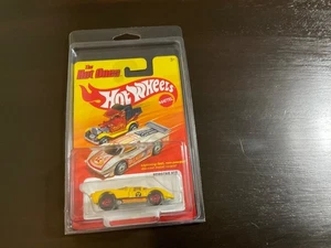 2011 hot wheels the hot ones yellow porsche 917 comes with free case - Picture 1 of 1