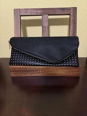 Bolso de Mano SoleSociety TAMMI Negro Dorado Tachonado Foto 1 de 4