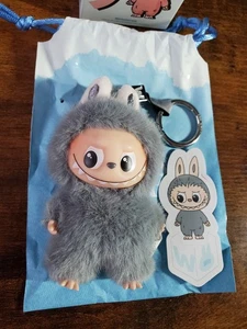 100% AUTHENTIC! Mini Labubu "W" GREY LETTER Pin For Love PENDANT! POP MART!🔥E1 - Picture 1 of 6