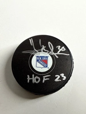 Henrik Lundqvist Signed New York Rangers Hockey Puck W Case NHL HOF 23 Fanatics - Image 1 of 2