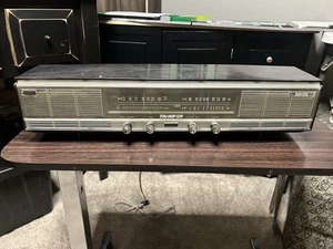 Vintage Lloyds FM-MW-SW Radio Model TM-939 - Picture 1 of 10