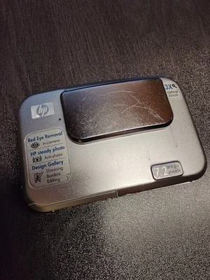 HP Photosmart R837 Digital Camera - 7.2 MP 3x Optical Zoom - Silver Tested Works - Image 1 of 4