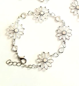 Silver Daisy Bracelet Daisies Womens Flower Bracelet Bohemian Flower Jewelry - Picture 1 of 4