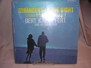 Bert Kaempfert and His Orchestra Strangers in the Night DL 74795 Stereo VG+/VG - Imagen 1 de 2