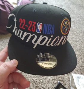 New Era Denver Nuggets 2023 NBA Finals Champions Locker Room 9FIFTY Snapback Hat - Bild 1 von 7