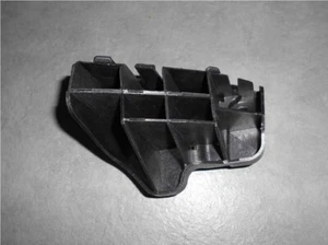 Retenedor trasero derecho cubierta parachoques 14-18 Subaru Forester 57707SG060 SU1133101 - Imagen 1 de 1