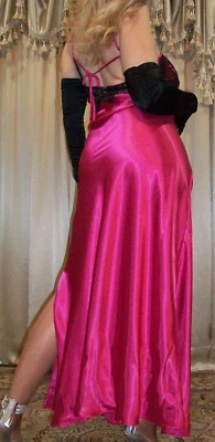 Camisón largo satinado de encaje negro rosa de colección XL Foto 1 de 3