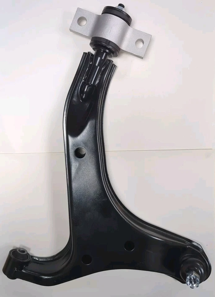 Fits Nissan Elgrand E51 Front Lower Wishbone Control Arm Left Passenger Side - Image 1 of 4