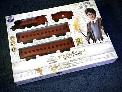 Harry Potter Hogwarts Express Train Set LIONEL Wizarding World 28pc 7-11981 - Image 1 of 4