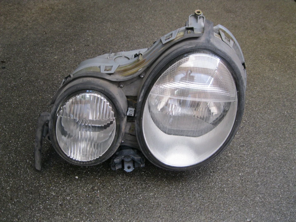 96-99 Mercedes-Benz W210 E Class OEM Left Driver Side Xenon Headlight Assembly - Imagem 1 de 4