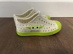 Native Schuhe Slipper Kleinkinder Kinder Größe C9 Star Wars Grogu/ Baby Yoda - Bild 1 von 8